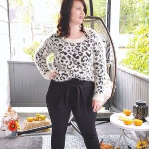 Mudd Leopard Eyelash Knit Sweater XS Oversized Cozy Soft Animal Print Pullover